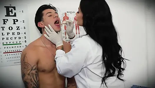 Marianas anatomie Kapitel 1: Dr. Martix fickt den Manager hart, eingestellt zu werden - Mariana Martix & joe Dimarco