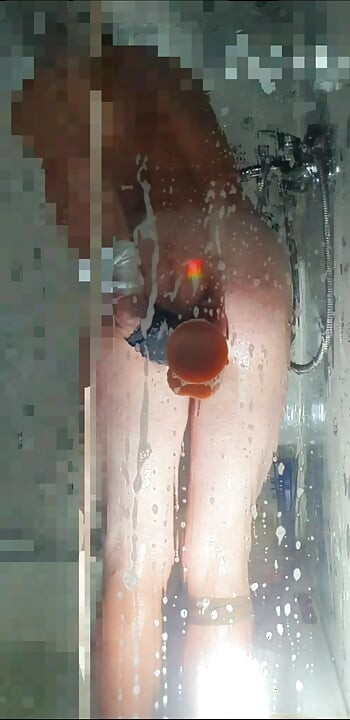 Take big dildo in shower