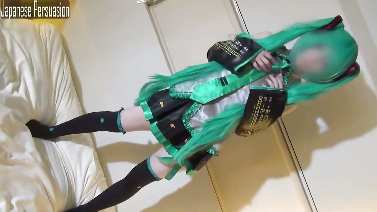 Miku-cosplayer palaa remasteroituna - Klassinen Miku-asu soololeikillä ja seksillä - 1