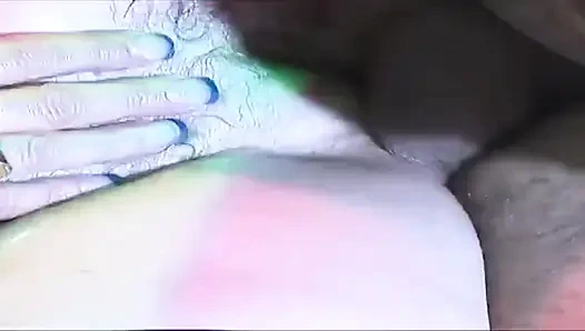 Tante seksi rambut merah digilir di pesta seks liar