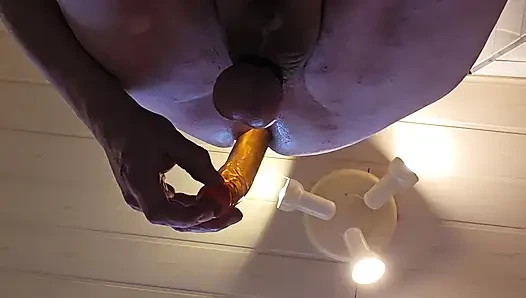 Çıplak kadın kılıklı kadın daha fazla dildo alıyor