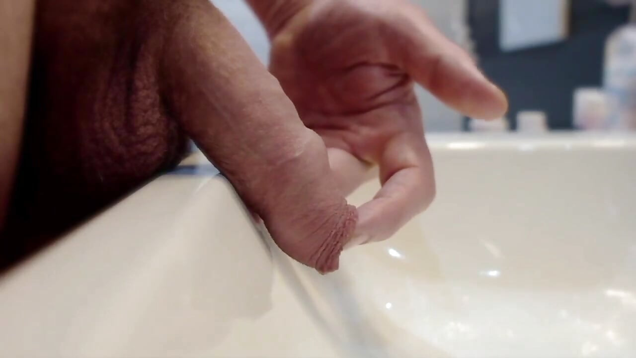 Geile douche spermalading en pissen