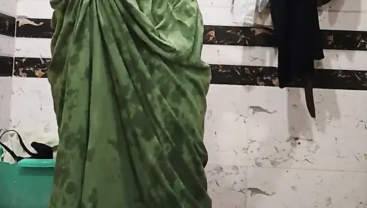 Priya bhabi eine schöne körpershow