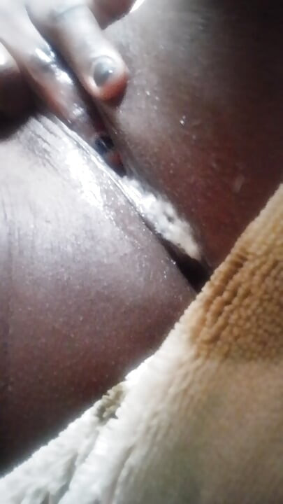 KENYAN SOLO TEASE-MY FIRST TIME