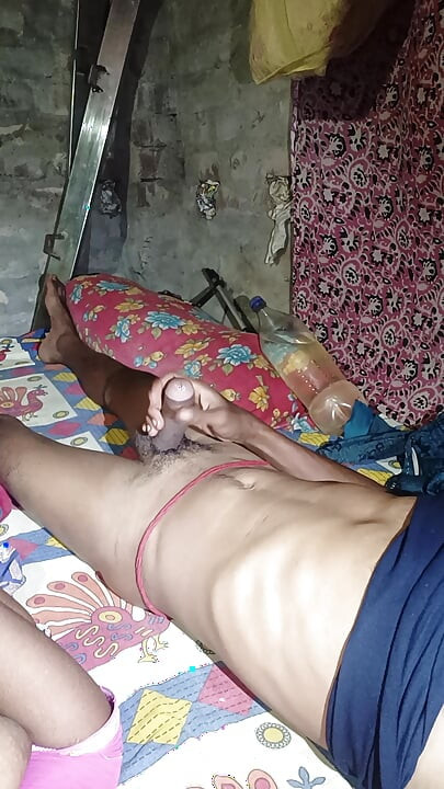 Indian Hot Man Pani Girne Wala