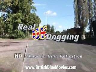 Britânica dogging - adolescente bbw em um estacionamento sendo fodida
