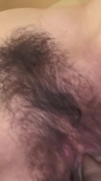 中出后继续做爱 - 无码的日本2男1女3P性爱，阴毛浓密的苗条日本熟女 | 短片 2