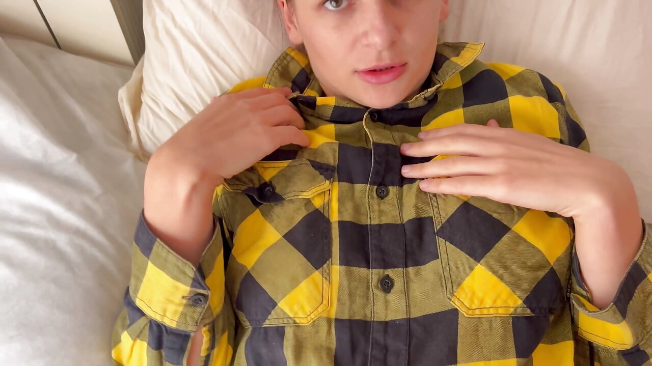 quickly fucked his stepsister while no one was looking