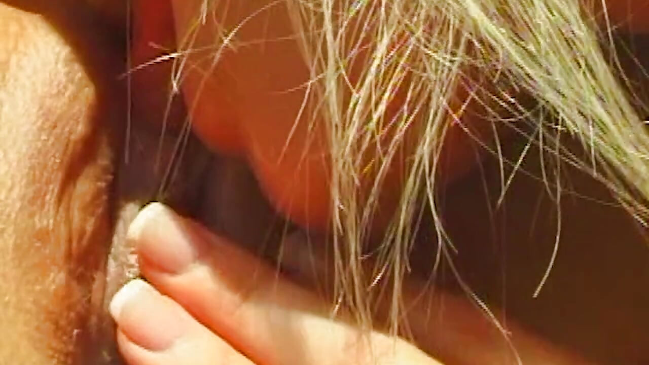 Lesbische Pool-Abenteuer