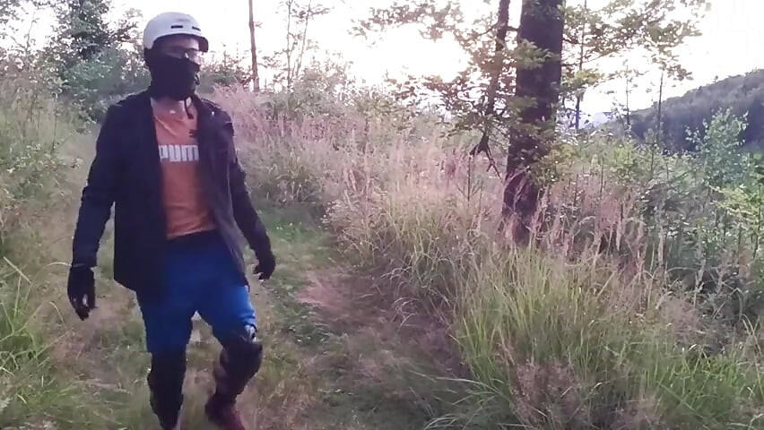 Дроча на улице