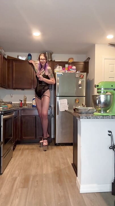 73 Giantess Cooking in Tiny Kitchen