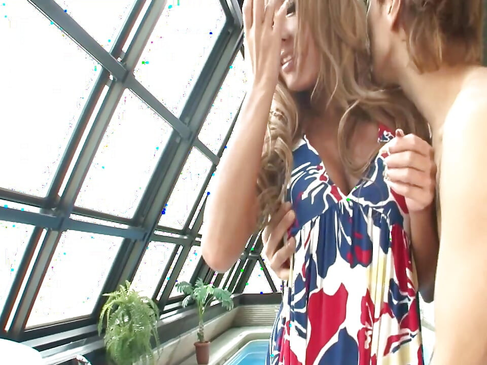 Nipon beauty scene-1_sexy châu Á tóc vàng trong bộ bikini thủ dâm và làm tình trong hồ bơi