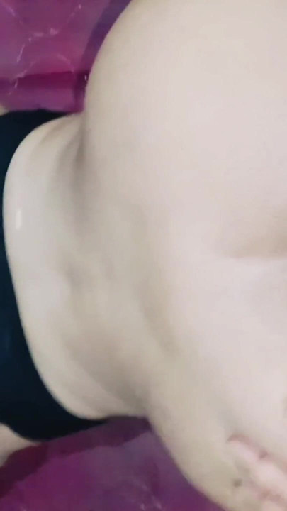 I fucked my sister-in-law who was wearing a black bra doggy style and released all my cum inside her pussy. | Clip 1