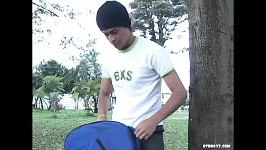 Neyma Alfredo porn video – Latin Boy Alfredo Stroking His Meat