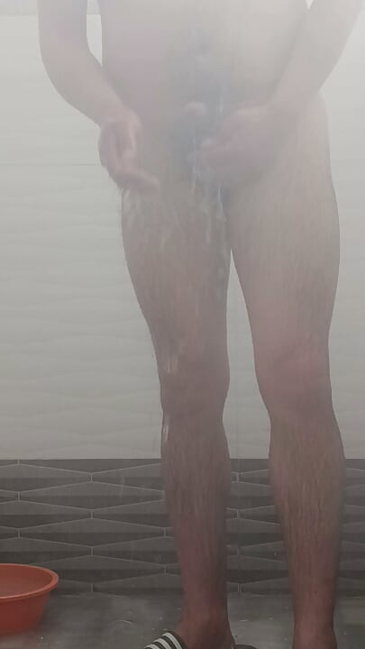 거품, 발기, 그리고 샤워 속의 쾌락