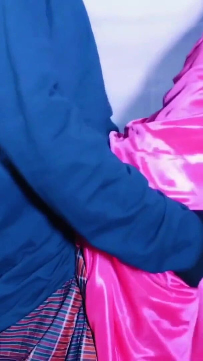 インドのデシ・サリー・ワリ・リザ・バービーがベシャラム・デヴァルに立って犯される | クリップ 1