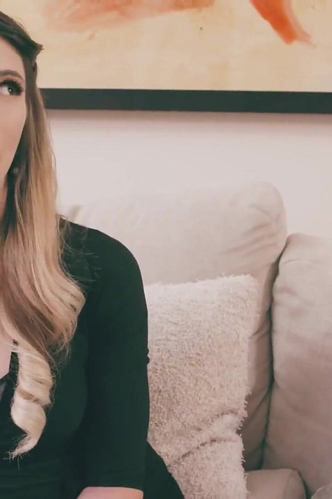 Transfixed - Lonley grihiniyan sarah vandella aur Casey kisses gupt seks sajha karti hain