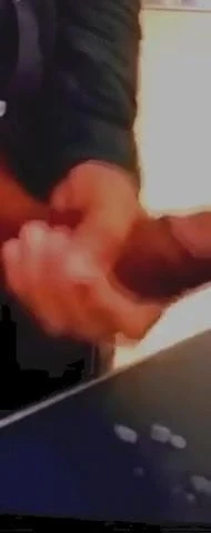 church minister wanking and cumming in the office (Brazil)
