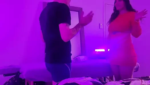 Damon gives a tantrique massage to Julia Sky