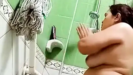 Pantat pengen mandi.dia pengen ngeliat kontolku