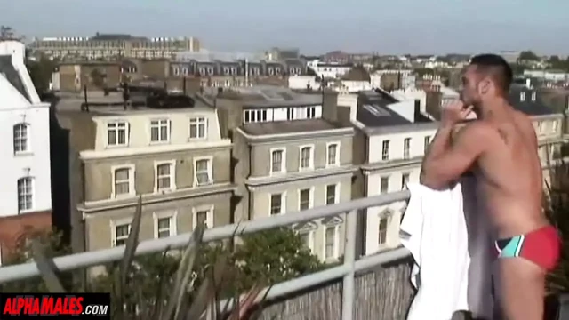 Alphamales.com - Wank summer for muscle gay daddy