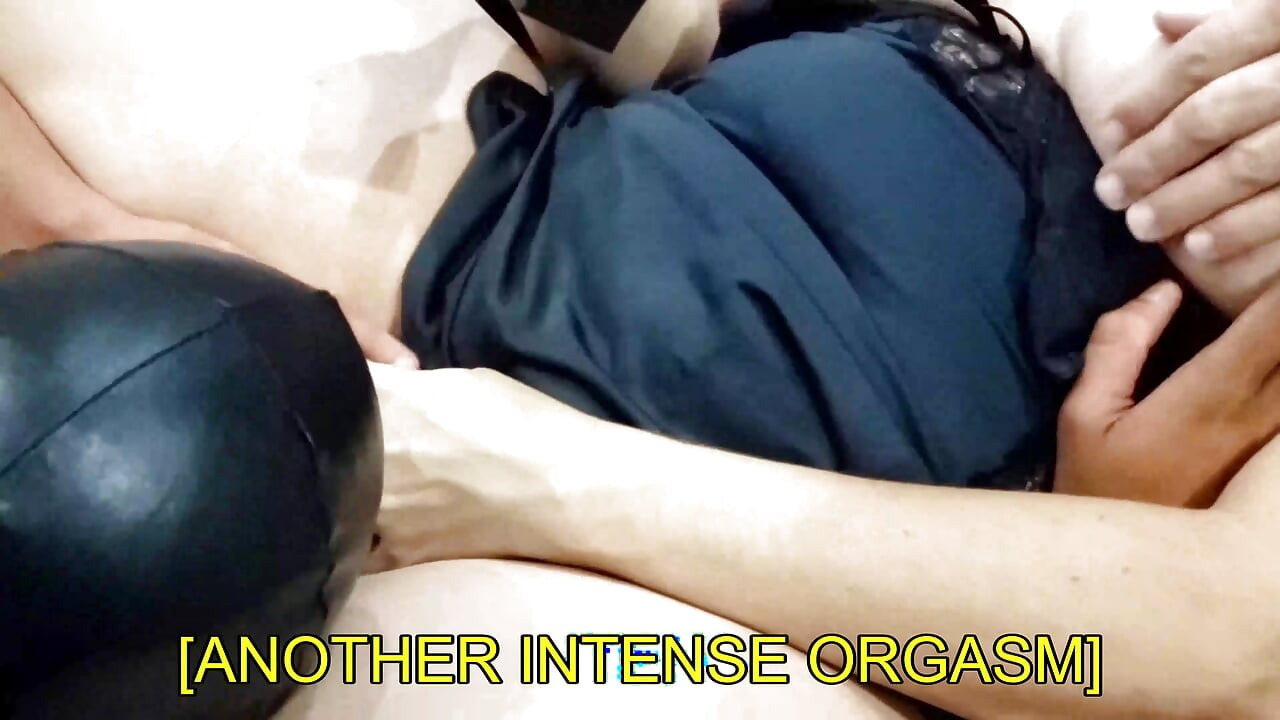 subtitles Sneaky New Year's Threesome: Hotwife Rides Young Stud Raw Tease & Massive External Cumshot