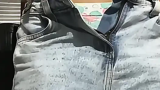 Heißes 18-jähriges schulmädchen strippt vor dem unterricht, perfekte titten. Heimvideo