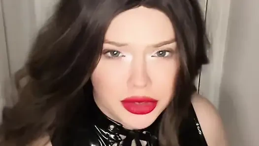 Smoking Leather Mistress Lends Out Her Favorite Toy