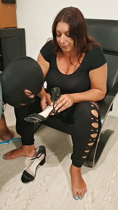 Slave eat my foot dust
