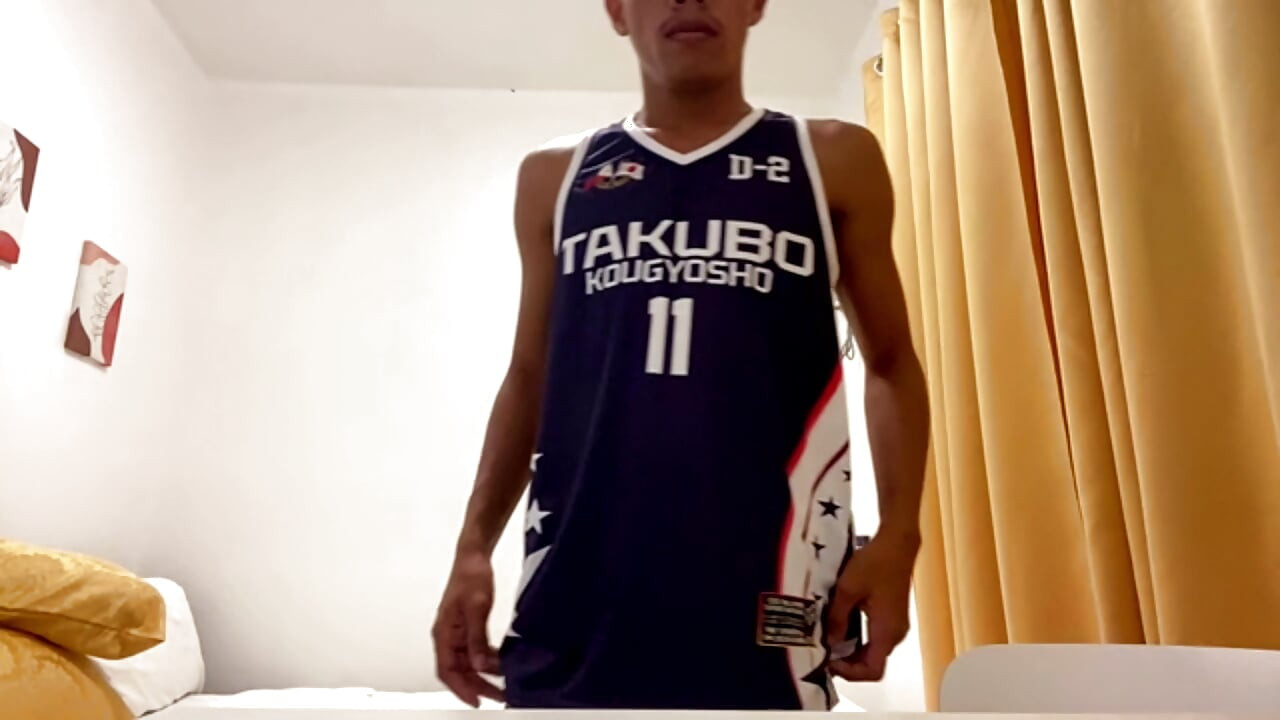 Filipino Twink Devours Cock & Gets Pounded for Hot Cumshot