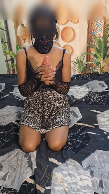 Izha kerala mallu vruća žena strip show. Indijska mallu kerala cochin udana djevojka zabava alon | Isječak 1