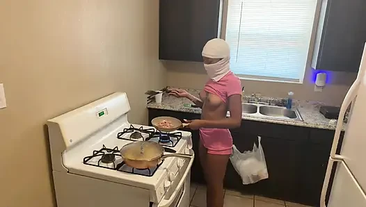 Hot babe naked making breakfast for her boyfriend m