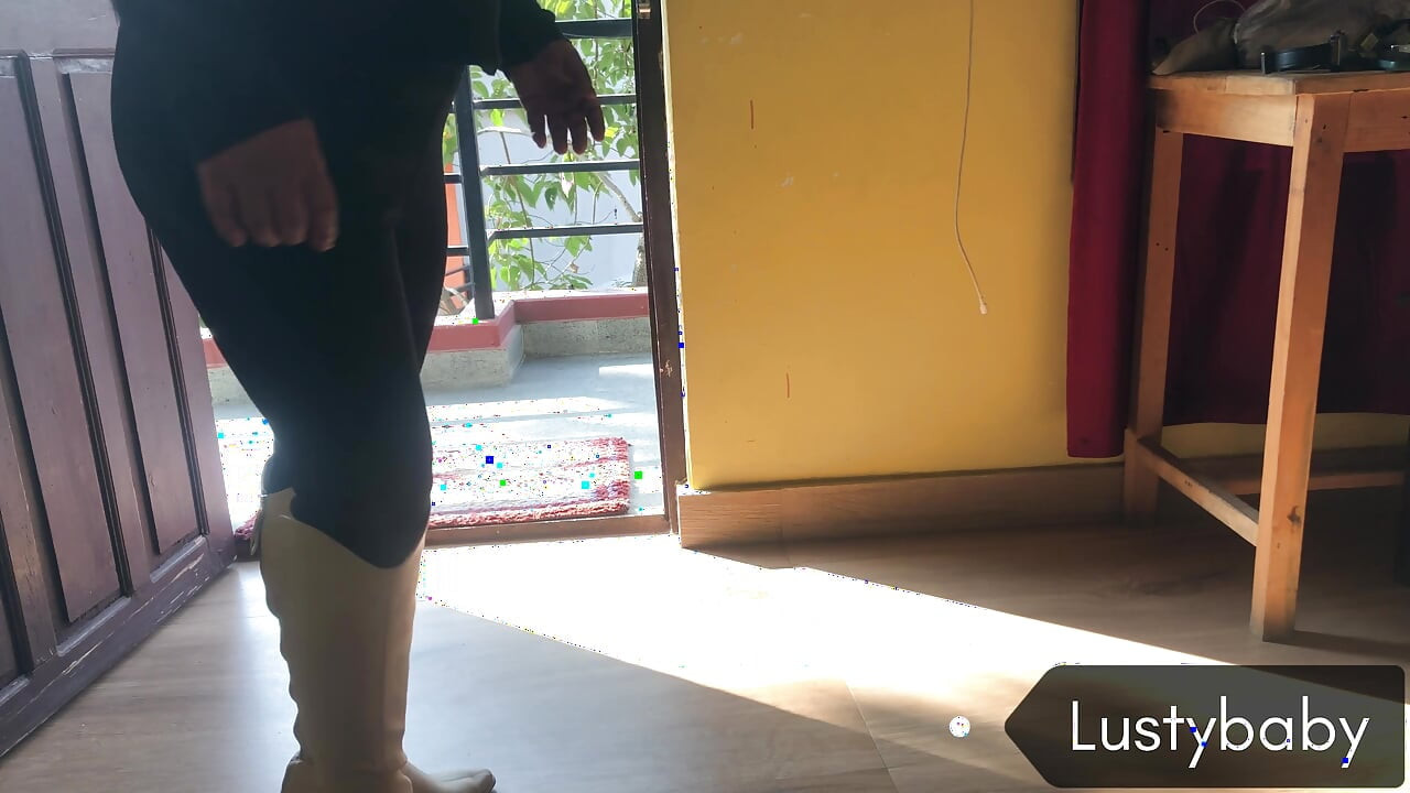 Überraschender nepali-freund im hotelzimmer