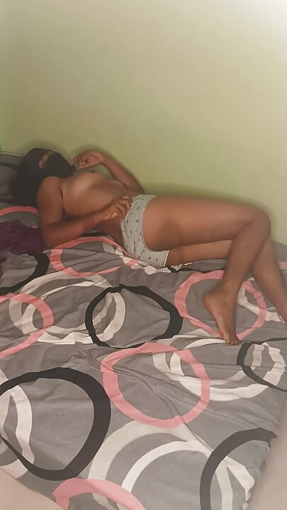Sexy hot house wife show her body