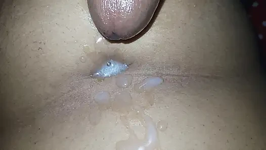 Üvey annesini sikiyor ve göbek deliğine boşalıyor Bangla net ses