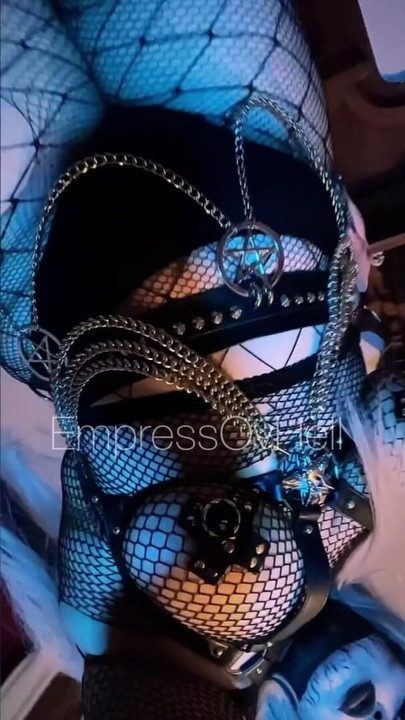 Βυζαρού γκοθ milf