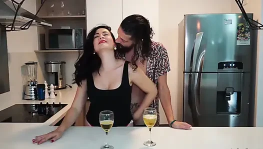 Трахаю венесуэльскую MILF с талантом к порно