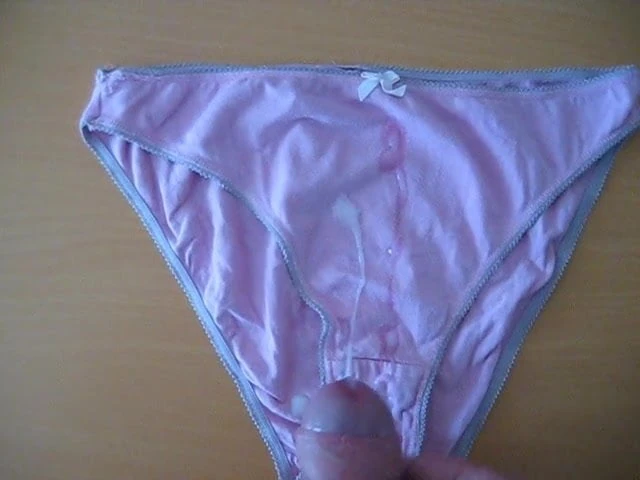 Me cum'ing on slut neighbours wife pink panties