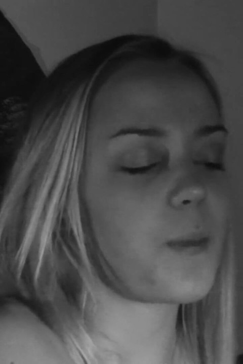 Loira beleza controlando orgasmo