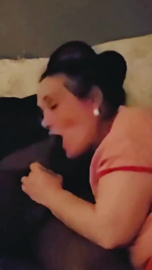 Do not speak ill of a magnificent gumjob from my stepmother headrietta | Clip 1
