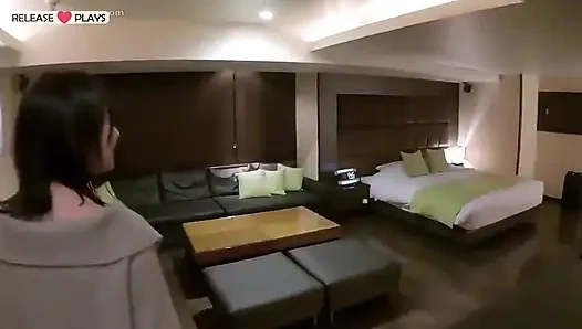 Üç ay boyunca, ideal kız arkadaşımın yaşayan döllenmesiyle çıkıyorum