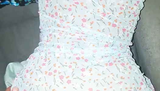 Ayah tiri saya melihat saya dengan DRESS yang sangat pendek dan seksi dan dia tidak ragu untuk menjadikan saya miliknya !! Dia memasukkan jarinya ke dalam anusku:(
