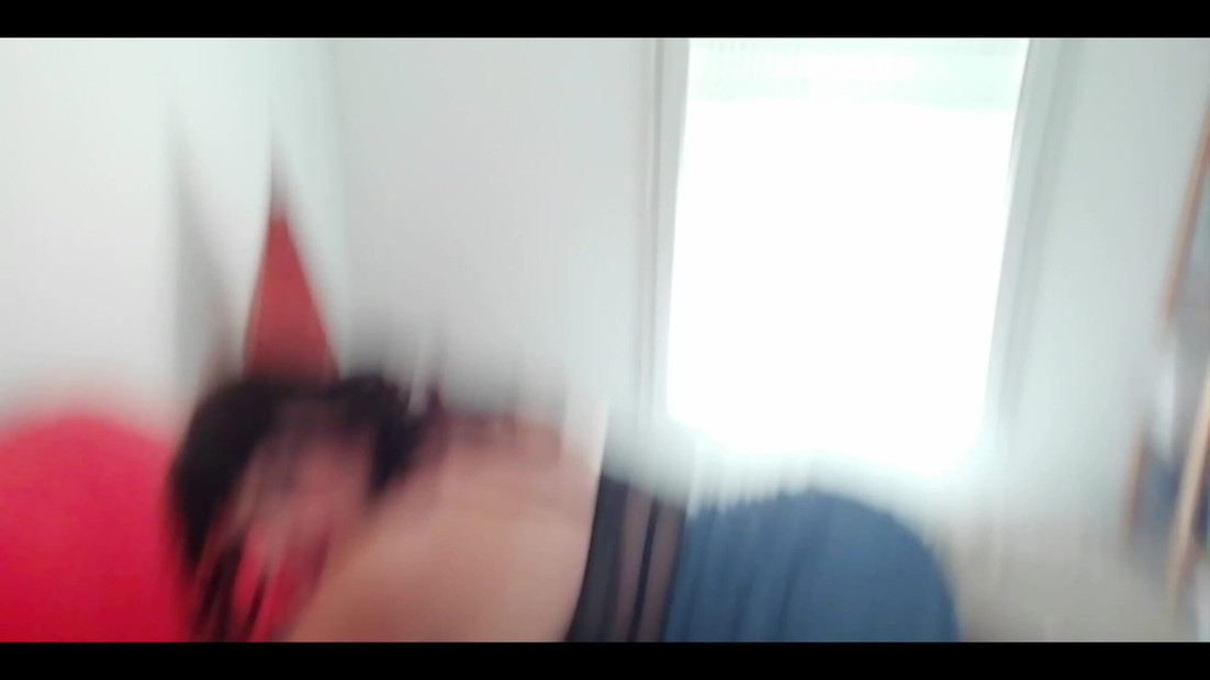 اللعب مع صديقي وإغاظتك