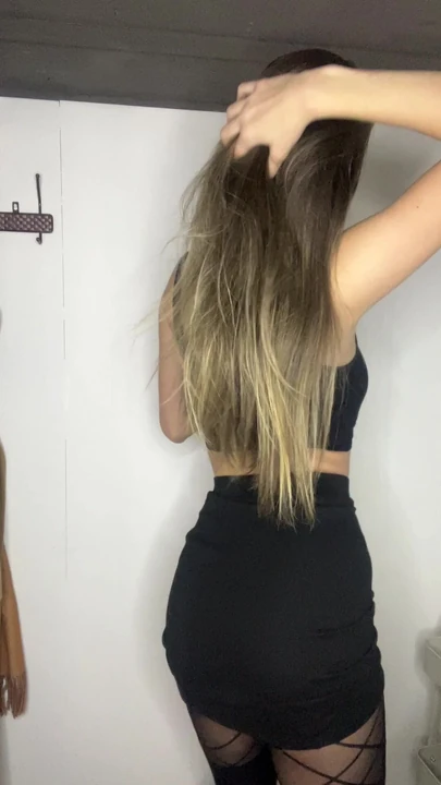 I'm gonna tease you a little bit in my outfit🤤
