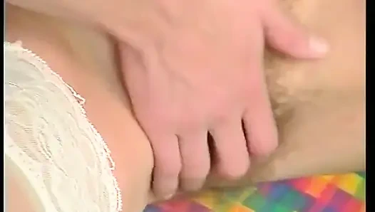 Kıllı nine genç bir adamın yarağına biniyor