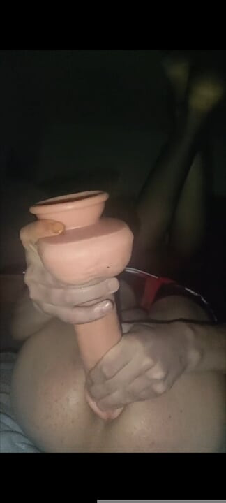 Η Σίσσυ παίζει αργά το βράδυ