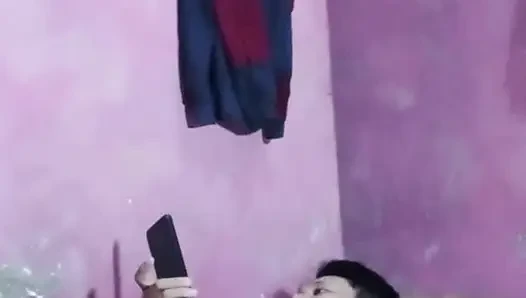 Meraklı mısın? Hadi, bunu hemen gör, çok sıcak olacak.