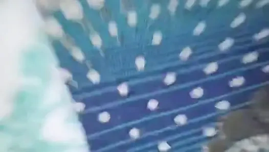 Ich bring ihn dazu, honig zu lecken