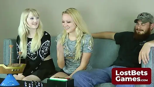 Der Strip-Piraten-pengins-verlierer befriedigt eifrig trace