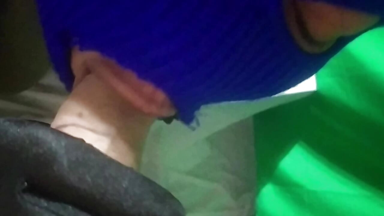 아침 식사를 위해 자지를 짜는 발정난 마누라